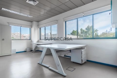 Escritorio Centro Alges