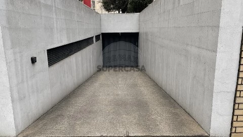 Garage Op Cidade da Maia, Maia