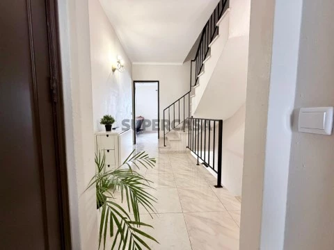 Duplex T2 na Rua Fonseca de Almeida, Lagoa e Carvoeiro, Lagoa