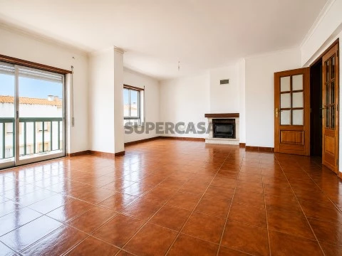 Apartamento T3 em Carregado e Cadafais, Alenquer
