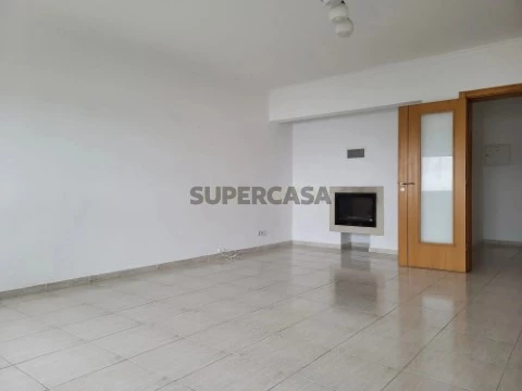 Apartamento T2 na Azambuja, Azambuja