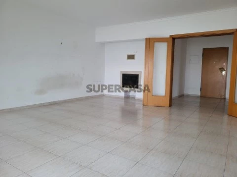 Appartement 2 kamers Op Azambuja, Azambuja