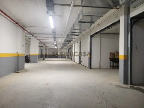 Garagem em Torres Novas (Santa Maria, Salvador e Santiago), Torres Novas