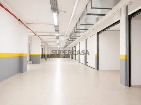 Garagem em Torres Novas (Santa Maria, Salvador e Santiago), Torres Novas