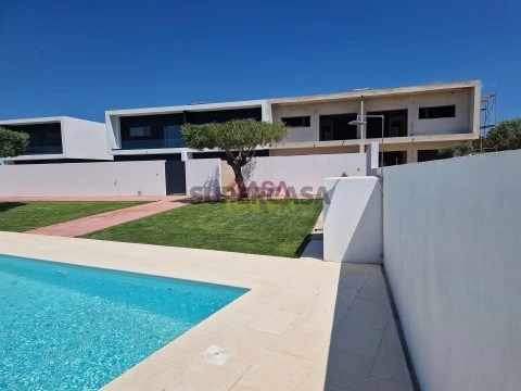 Casa 4 habitaciones en Nossa Senhora de Fátima, Entroncamento