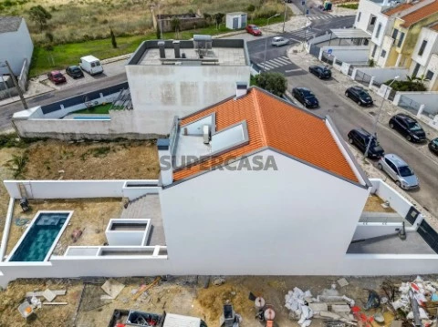 Moradia T4 em Ramada e Caneças, Odivelas