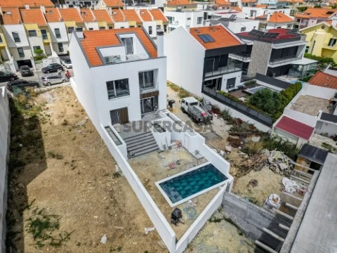 Haus 4 Zimmer auf Ramada e Caneças, Odivelas