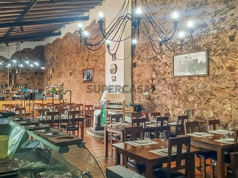 Prédio em Serpa (Salvador e Santa Maria), Serpa