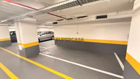 Garage Op Arroios, Lisboa