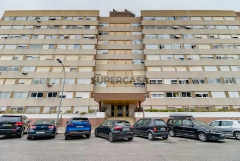 Apartamento T2 em Carnide, Lisboa