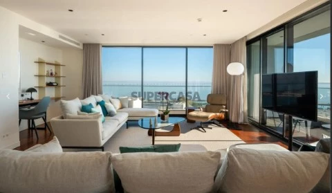 Duplex T4 em Parque das Nações, Lisboa