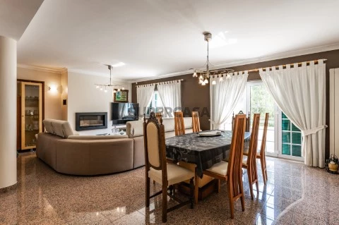 Maison 4 Chambres+1 Triplex au Rua Ciudad Rodrigo, Buarcos, Figueira da Foz