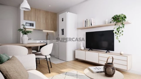 Apartamento T1 na Rua da República Guiné-Bissau, Águas Livres, Amadora