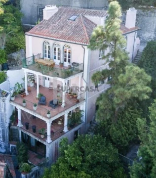 Moradia T6 com traça antiga na zona histórica em Sintra
