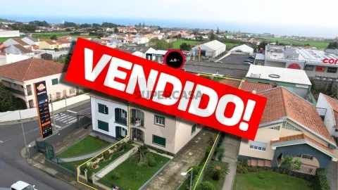 Moradia T4 em Arrifes, Ponta Delgada