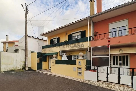 Apartamento T0 em Rio de Mouro, Sintra