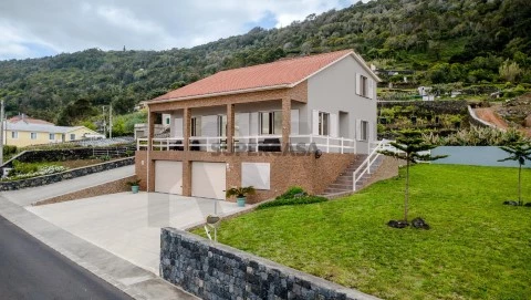 Moradia de Luxo à Beira-Mar | Fajã Grande, São Jorge - Açores