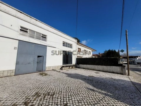 Prédio em Aldeia Galega da Merceana e Aldeia Gavinha, Alenquer
