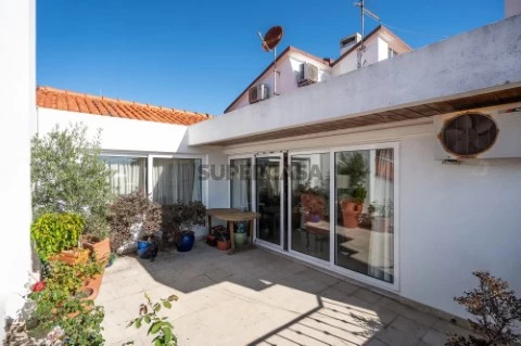 Apartamento T4 em Alcobaça e Vestiaria, Alcobaça