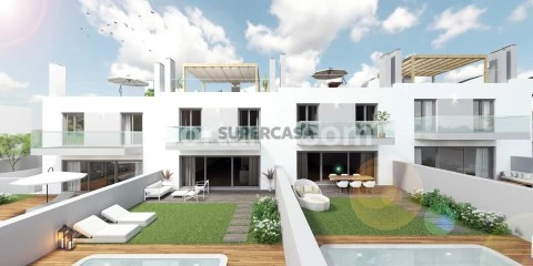 Moradia em Banda T4 em Montenegro, Faro