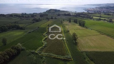 Terreno em Santa Cruz, Lagoa (São Miguel)