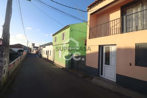 Moradia T4 em Arrifes, Ponta Delgada
