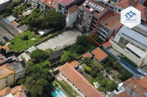 Prédio Zona ARU | Centro | Porto