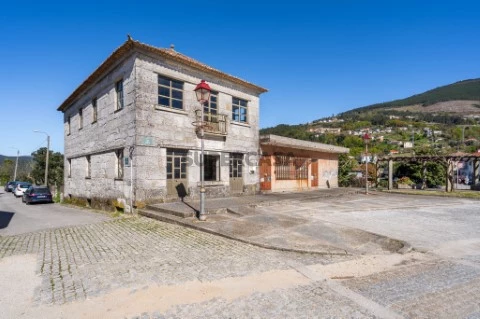 Moradia T4 - Ribeira de Pena, Vila Real