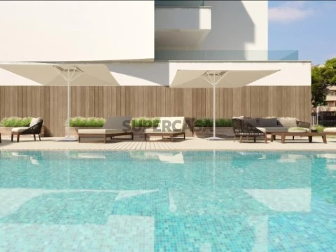 Piscina modelo 5 Senses Apartments