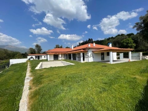 Moradia T4 em Britelo, Ponte da Barca