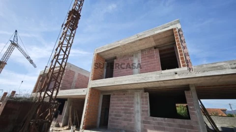 Casa Geminada T3 Duplex em Seara, Ponte de Lima