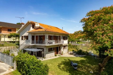 Moradia T5 Triplex em Prozelo, Arcos de Valdevez