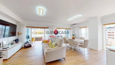 Penthouse T4 em Portimão, Portimão