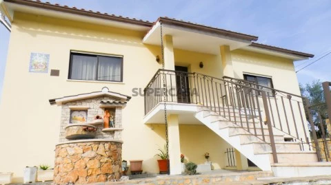 Moradia Isolada T2 Duplex na Rua dos Patos, Pelariga, Pombal