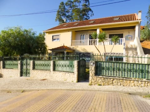 Moradia Isolada T4 Triplex em Pelariga, Pombal
