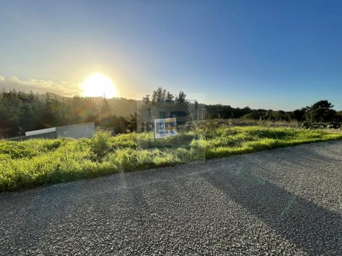 Terreno em Santa Maria, São Pedro e Sobral da Lagoa, Óbidos