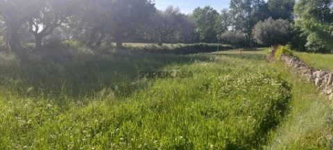 Quinta com cerca de 1,5ha a 5km da cidade de Chaves, Portugal