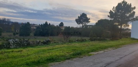 Terreno com 7500m2 em Chaves