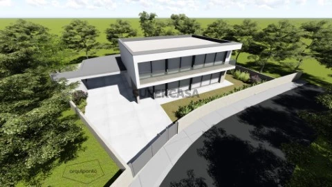 Moradia T4 em Construção em Chaves, Portugal