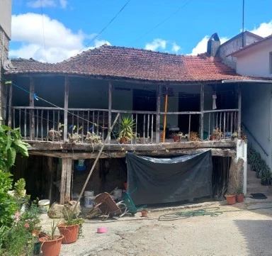 Casa antiga para recuperar em Pastoria, Redondelo, Chaves, Portugal