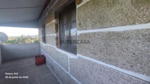 Moradia em Pedra em arredores de Chaves, Portugal