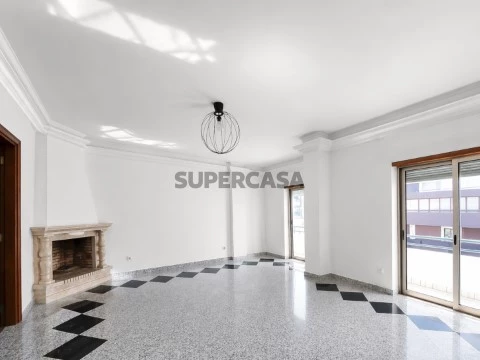 Sala - Janelas e Lareira