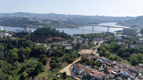 Terreno Urbano em Campanhã, Porto