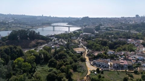 Terreno Urbano em Campanhã, Porto