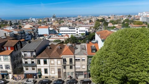Prédio em Cedofeita, Santo Ildefonso, Sé, Miragaia, São Nicolau e Vitória, Porto