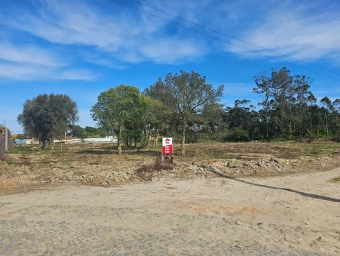 Terreno Urbano na Rua da Vila de Mendes, Apúlia, Esposende