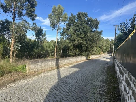 Terreno na Rua dos 4 Caminhos, Alvelos, Barcelos