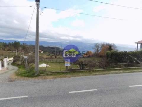 Terreno na Rua da Forca, Valadares, Baião