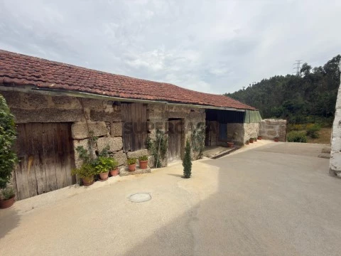 Moradia T2 na Rua da Tropeza, Arões (Santa Cristina), Fafe