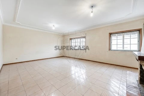 Apartamento T3 em São Vicente, Braga com Vídeo